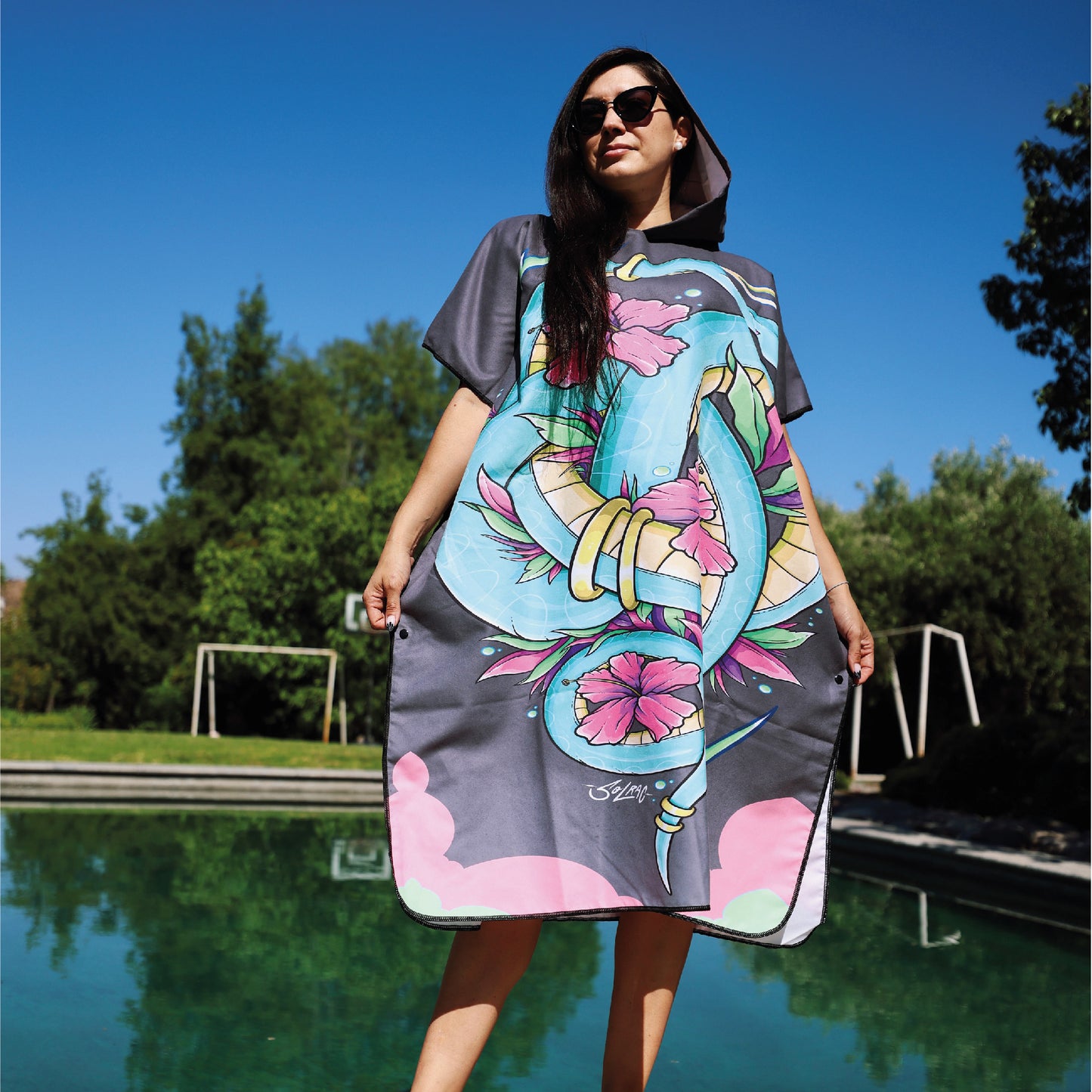 PACK PONCHO + TOALLA ILUSTRADO FLORAL BOA