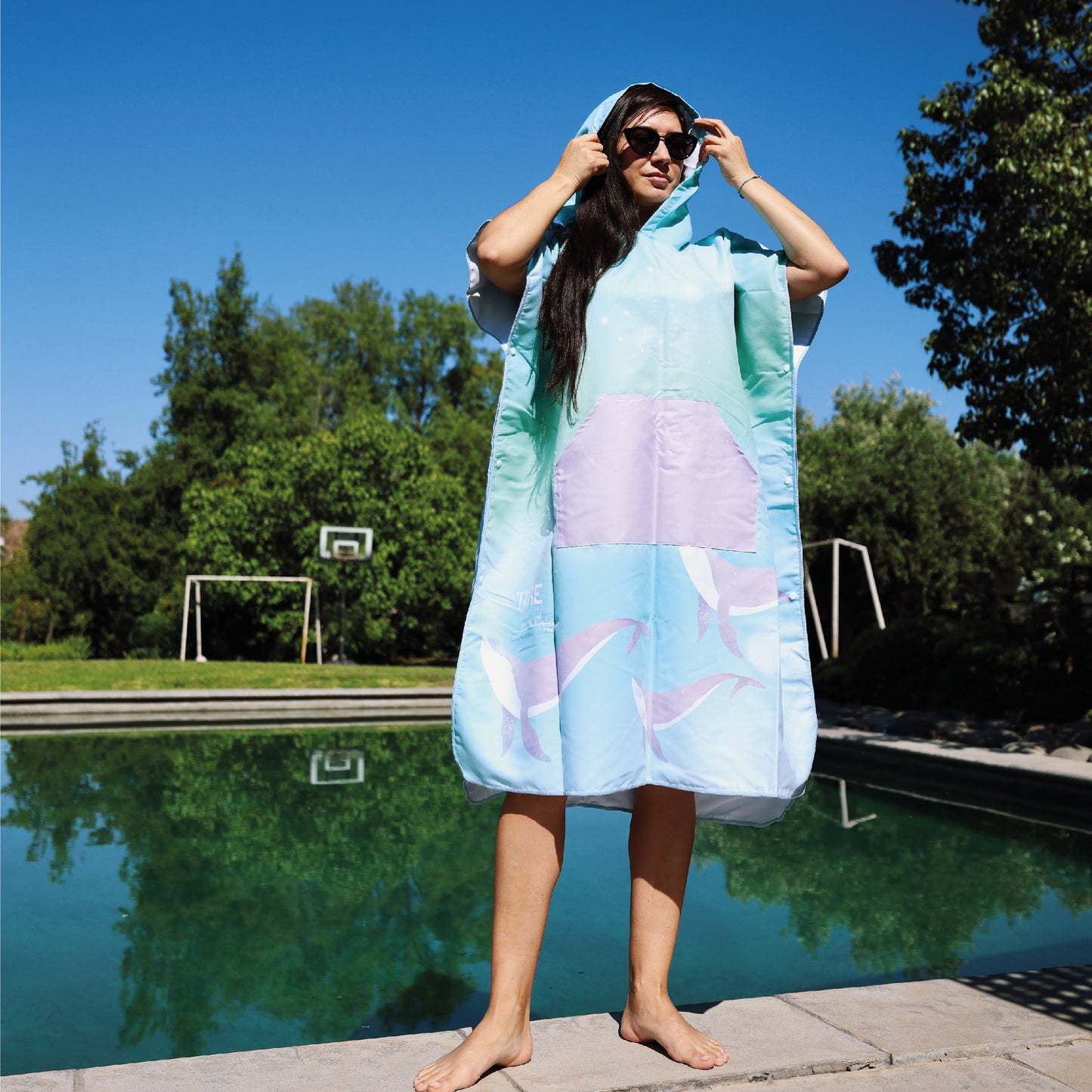 Poncho Ballena ilustrado