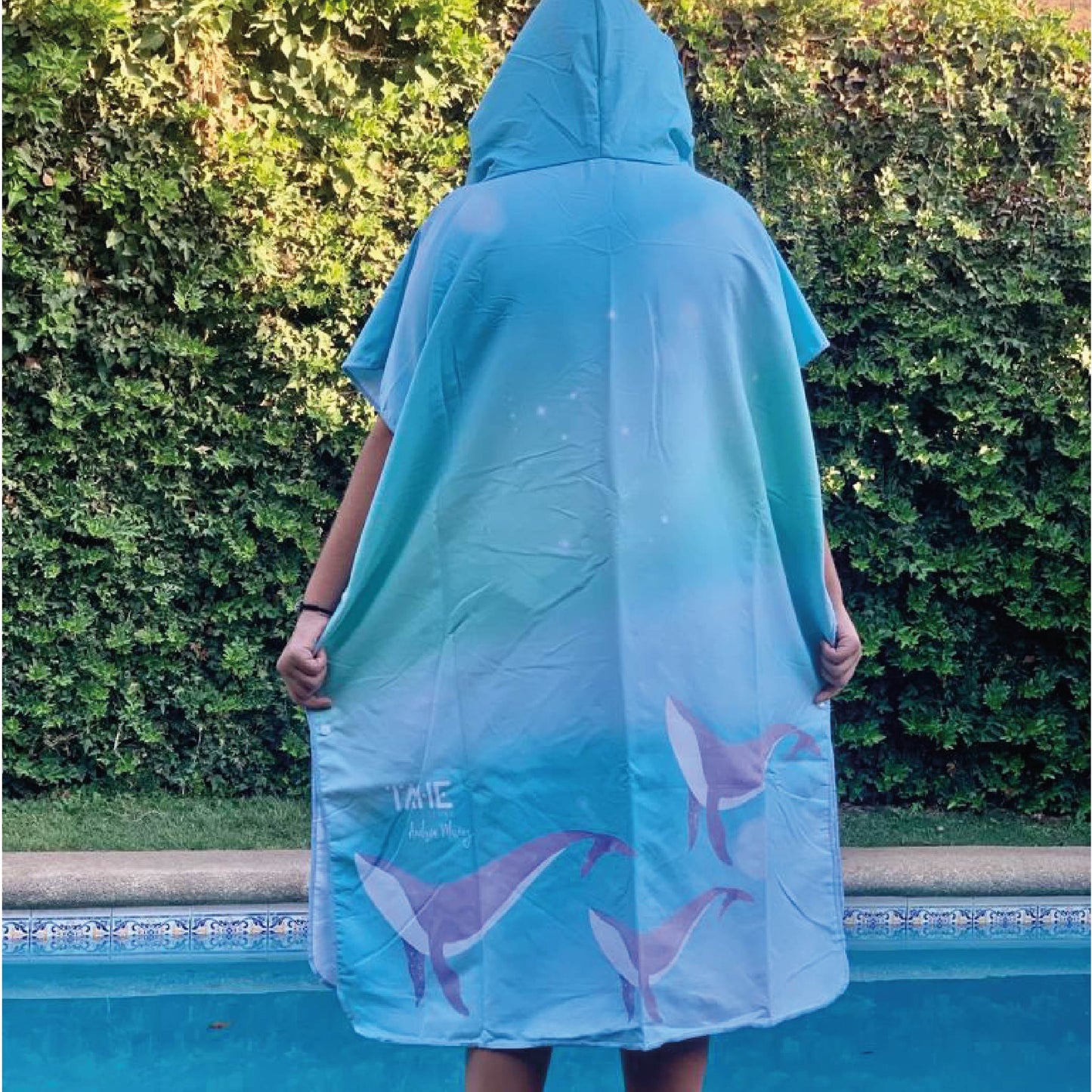 PACK BALLENAS (TOALLA + PONCHO)